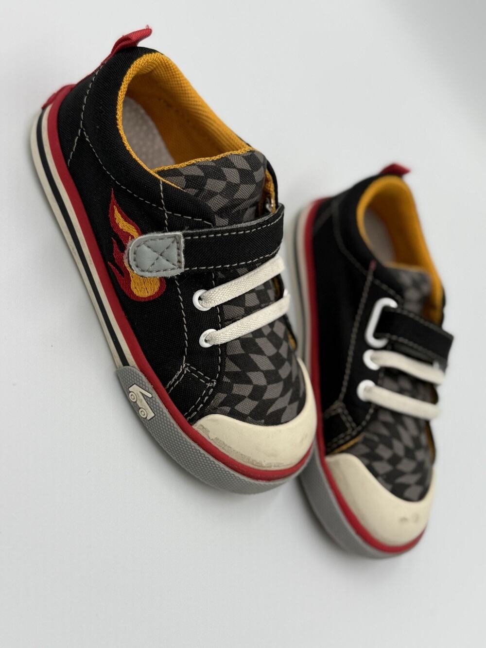 See Kai Run Sneaker Baby Toddler Size 9 Sneakers